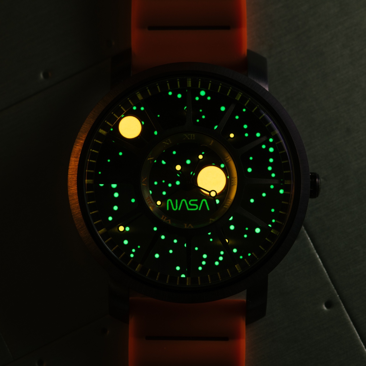 アトラス Xeric NASA Trappist-1 Sapphire Jupiter Watch