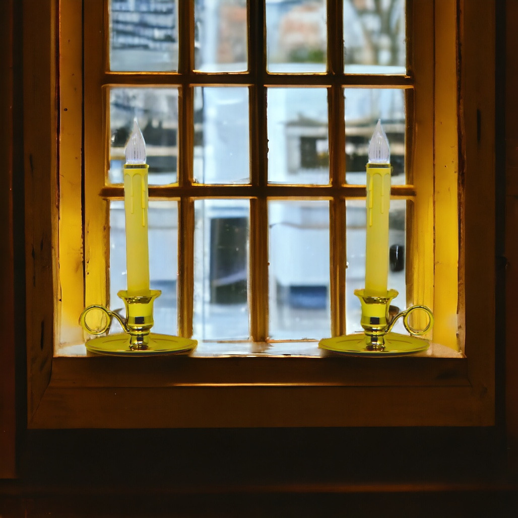 Williamsburg LED Window Candle With Auto Sensor