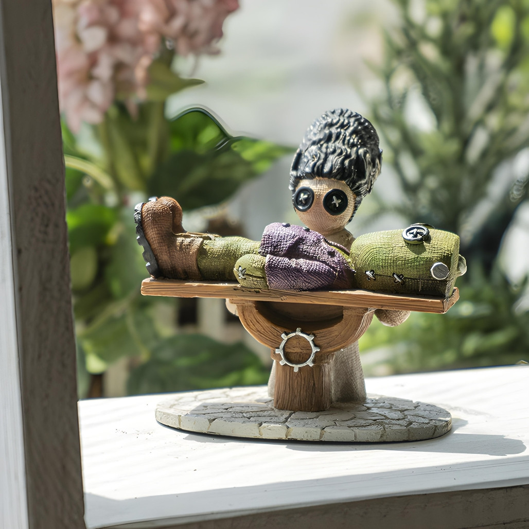 Pinhead Monsters Giving Life Frankenstein And Bride Figurine