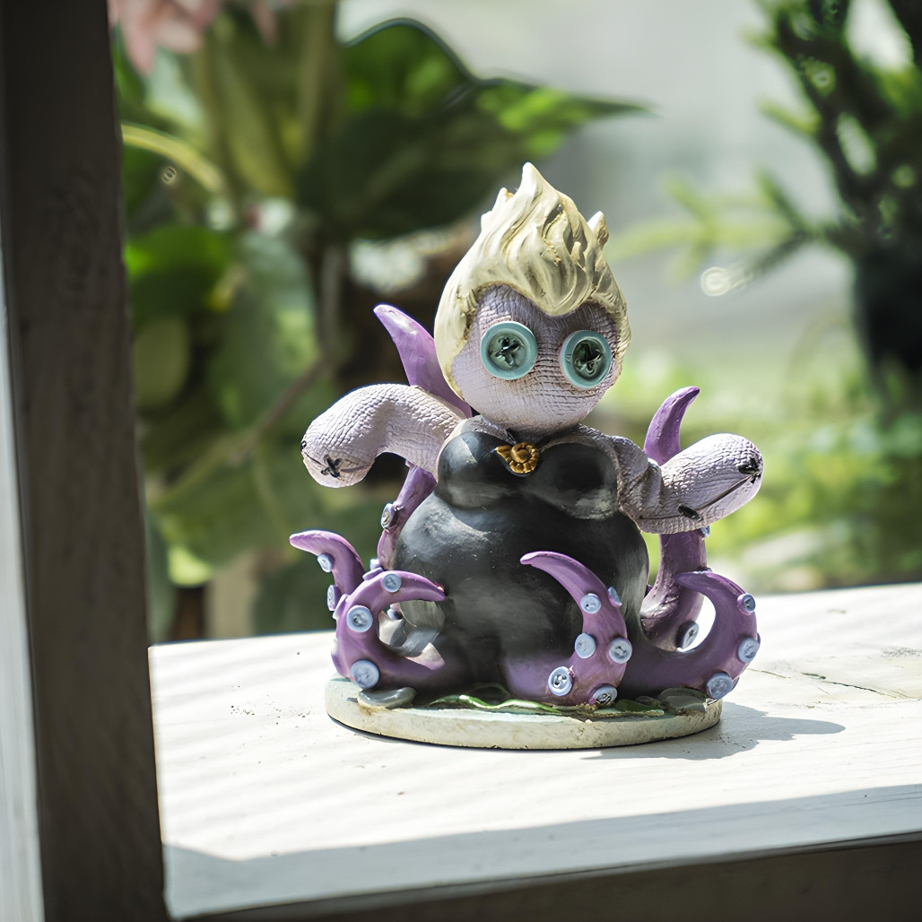 Pinhead Monsters Octopus Witch Figurine