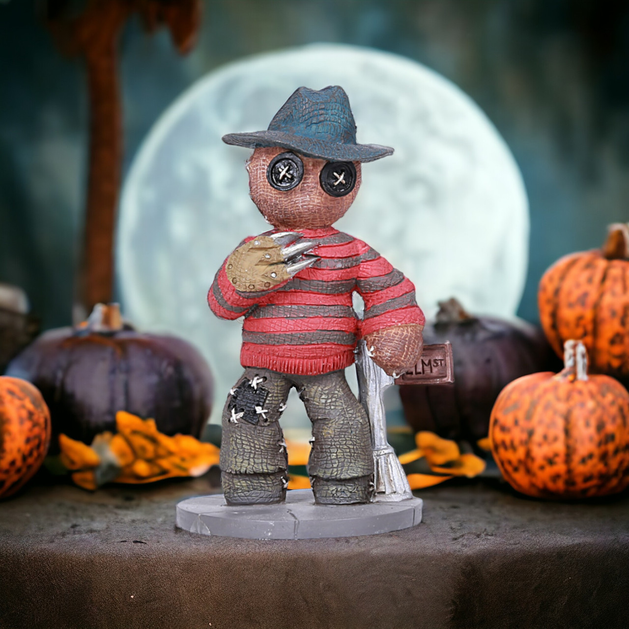 Pinhead Monsters Fred Figurine
