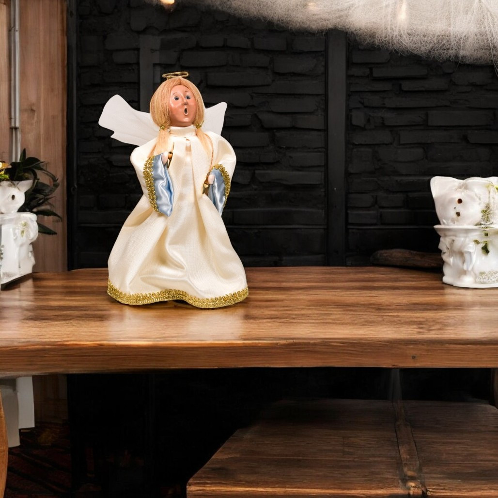 Byers' Choice - Angel With Cymbals Caroler