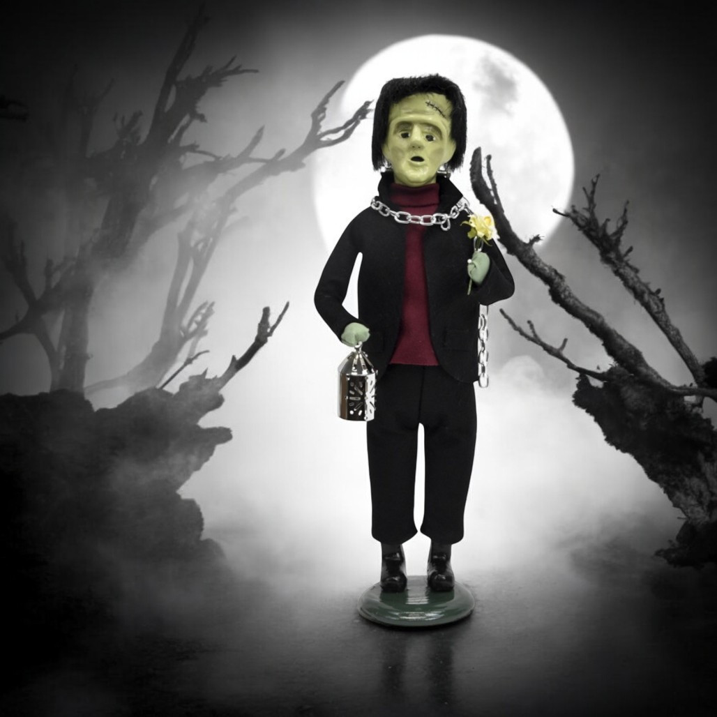 Byers' Choice - Frankenstein Caroler