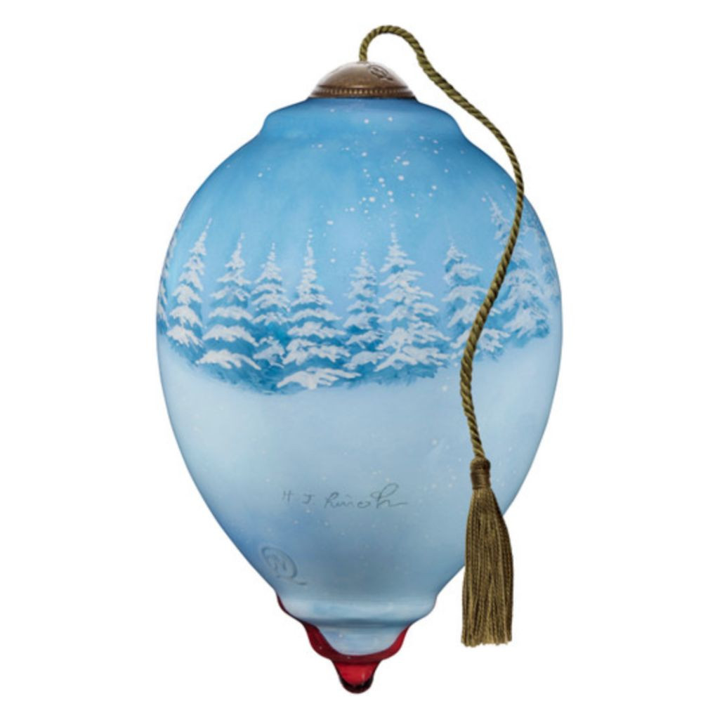 Ne’Qwa Art Santa Waving with Wreath Ornament – 5.5 Inch Hand‑Painted Glass