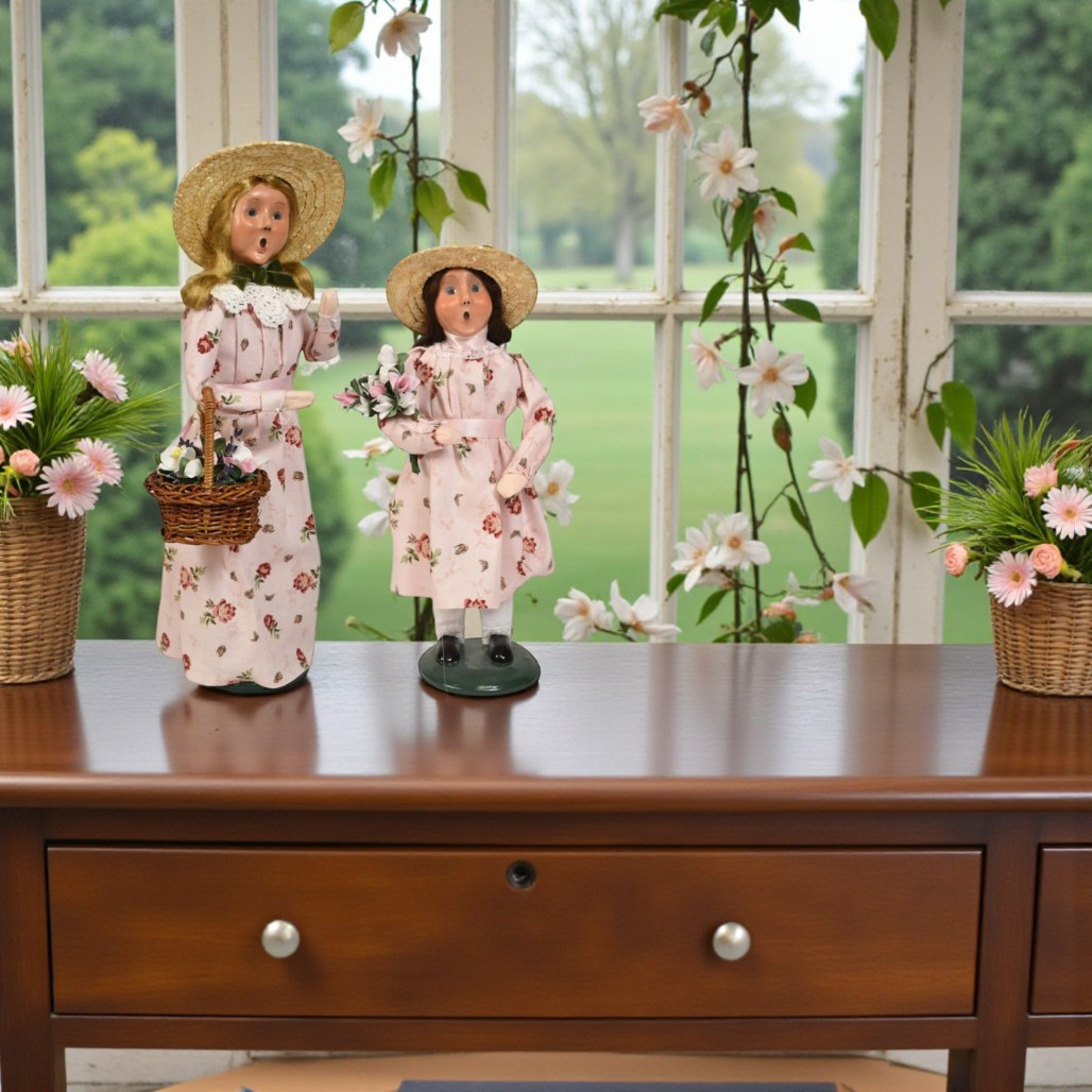 Byers’ Choice Girl with Flowers | Spring Caroler