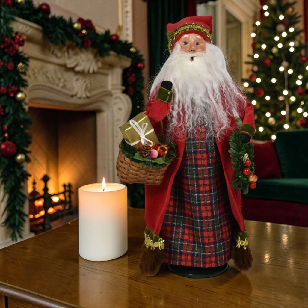 Byers’ Choice English Countryside Santa Caroler | 13 inches