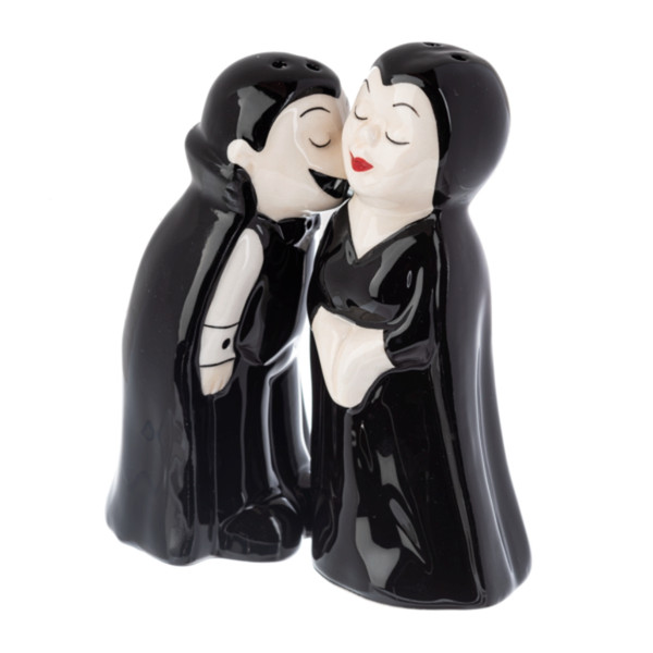 Mr And Mrs Dracula Salt And Pepper Shaker Set