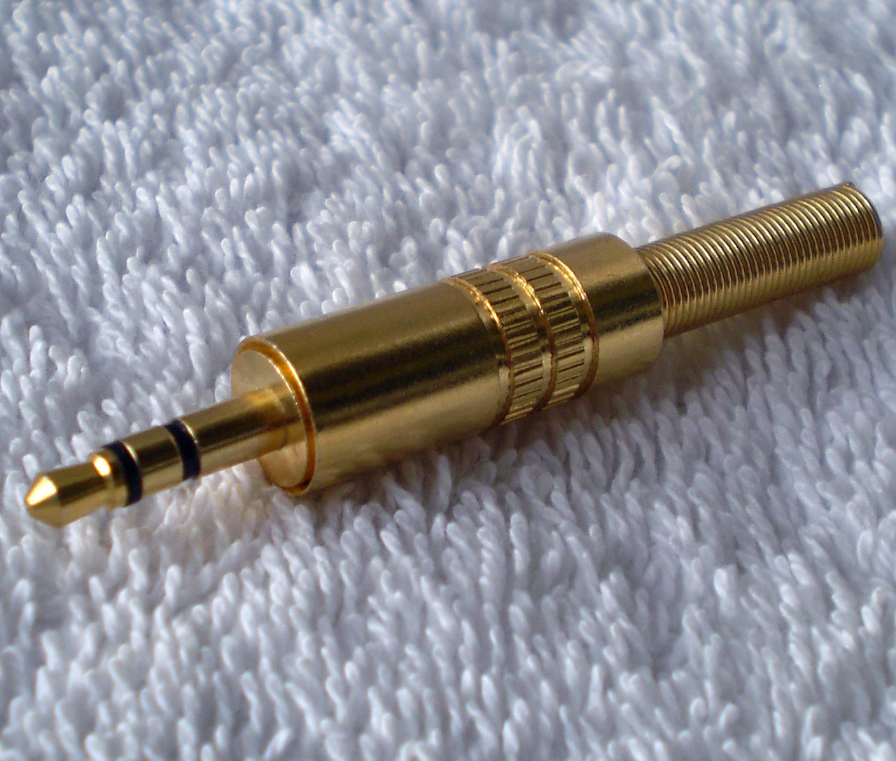 Generic 3.5mm STEREO PLUG Gold Plated NEW Old Stock