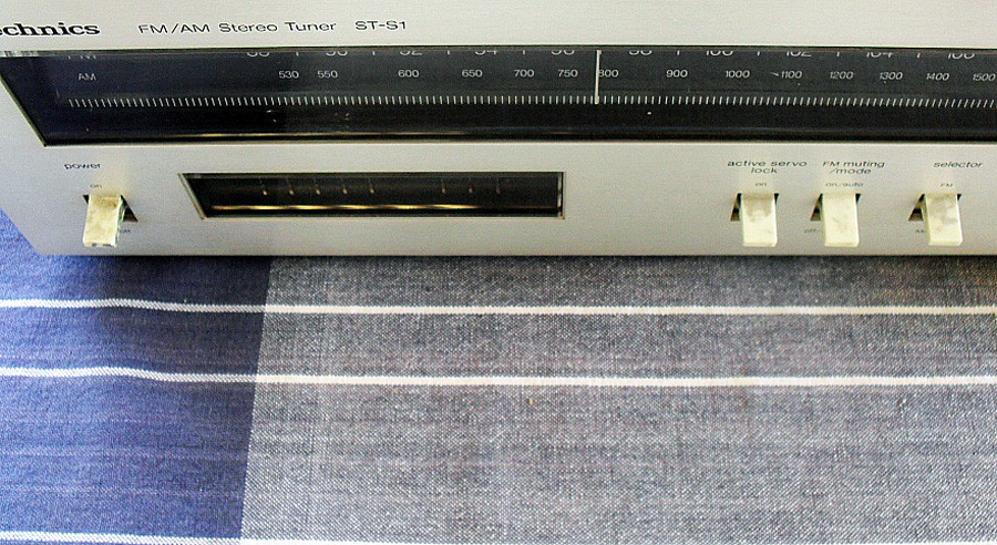 1979 Retro TECHNICS Analog AM-FM Tuner - Model ST S1