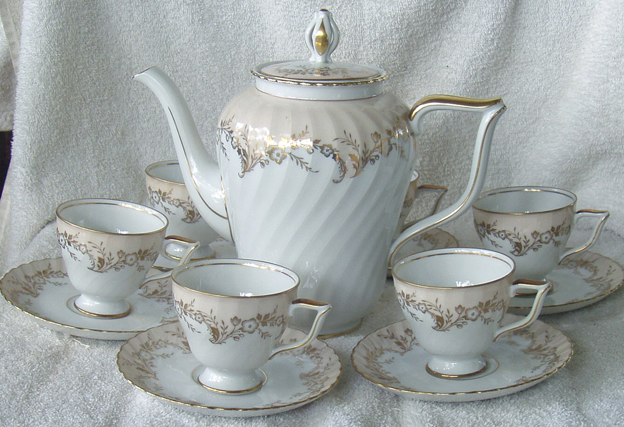 ROYAL BAYREUTH White Porcelain Coffee Pot With 6x Demi Cups & Saucers