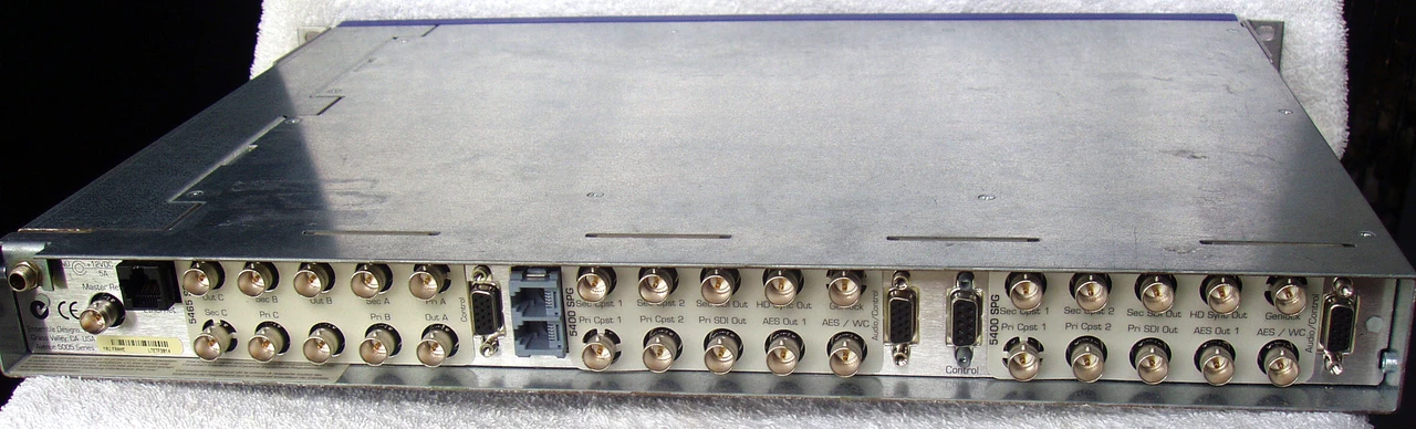 ENSEMBLE DESIGNS Avenue Signal Integration System 1RU Frame (NO MODULES ...