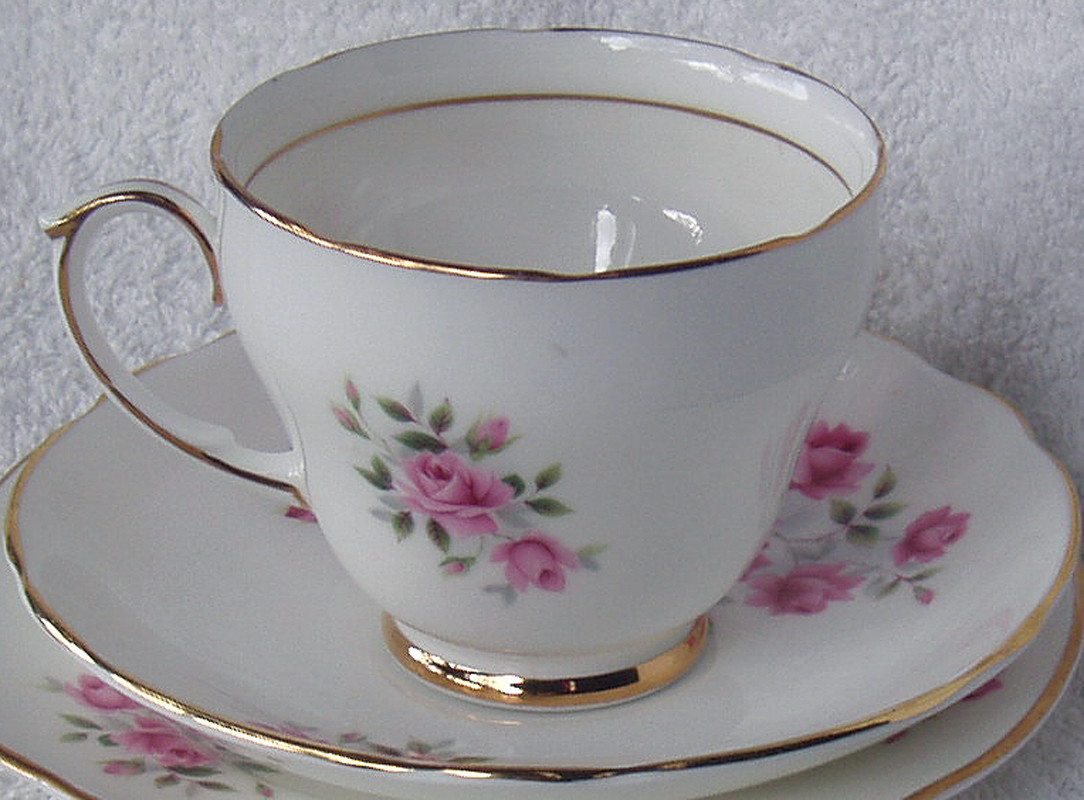 1960's ~ 1980's English China DUCHESS Pink Roses Teacup ONLY
