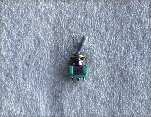 ALCO (USA) Locking SPDT Miniature Panel Mount Switch (USED)