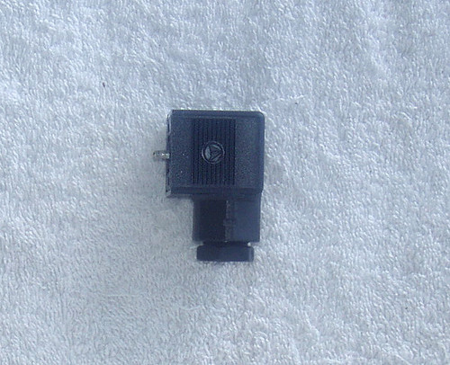 Nylon 4 Pin Square In-line Female Plug (Rated 250V ~ 18A) NEW Old Stock