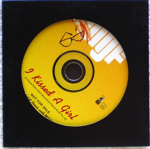 Alternative Rock - MACHINE GUN FELLATIO (MGF) I Kissed A Girl CD (Limited Bonus Single) 2002 Alternative Rock - MACHINE GUN FELLATIO (MGF) I Kissed A Girl CD (Limited Bonus Single) 2002