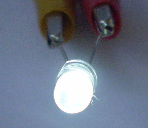 Super Bright (1800mcd) 5mm WHITE LED (Clear Lens) NEW Old Stock