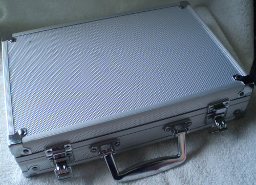 Generic ALUMINIUM Empty Carry Case (Small Double Clip Latched) As New