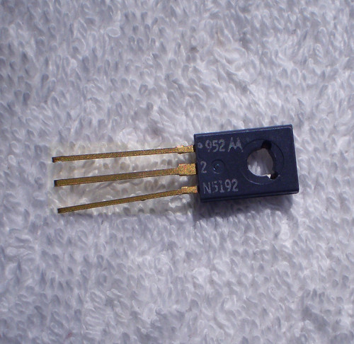MOTOROLA NPN Silicon Transistor (Unable To Work Out The Device Number!) NEW Old Stock