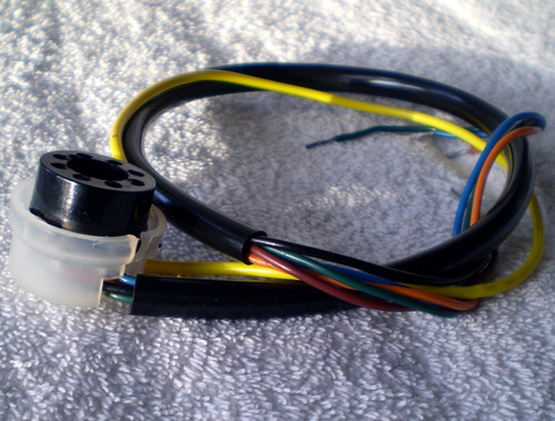 Vintage (Almost Prehistoric!) 8 Pin Bakelite OCTAL CRT SOCKET  With Flying Leads (NEW Old Stock)
