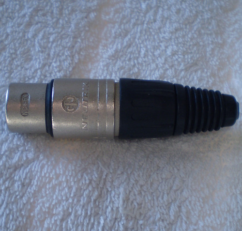 NEUTRIK Professional 3 Pin XLR Female Line Plug With Lock Latch USED Clean