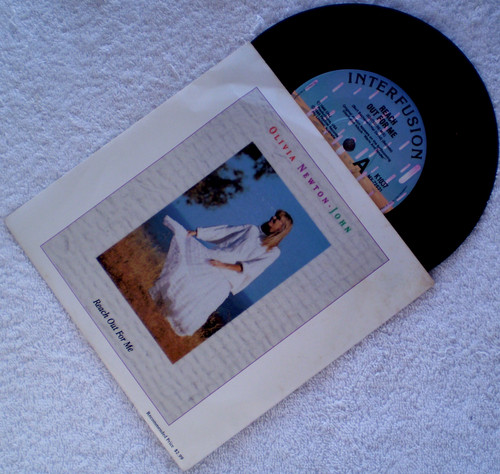 Ballad - OLIVIA NEWTON-JOHN Reach Out For Me  7" Vinyl 1989
