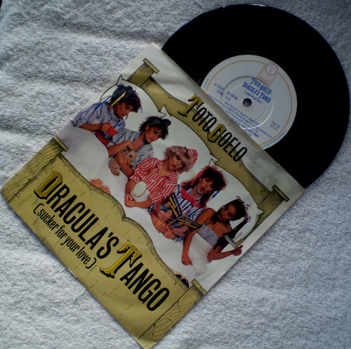 Synth Pop - TOTO COELO Dracula's Tango (Sucker For Your Love) 7" Vinyl 1982