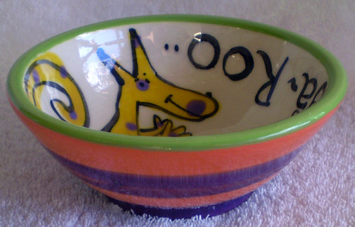 1960's ~ 1970's toR .. KANGA~ROO .. 5.5" Hand Decorated Ceramic Bowl