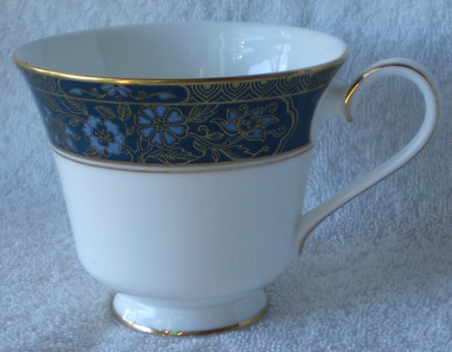 1980's ROYAL DOULTON (England) H5018 "Carlyle" Bright White With Dark & Light Blue Banding Pattern Gold Gilded Finish Teacup(s) ONLY