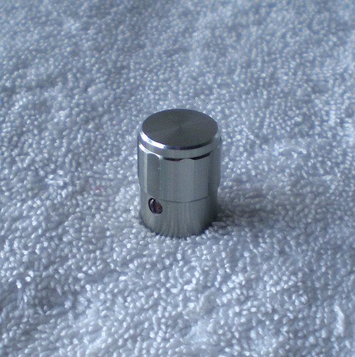 UNBRANDED KNOB (Bright Finish Aluminium) 14.75mm Diameter x 18.5mm Height 1/4" Round Shaft With A Single Grub Screw) NEW Old Stock