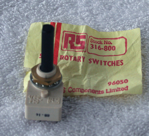 LORIN (UK) 2 Position DPST Rotary Switch Mains Rated 250V~ 4A Maximum  (NEW Old Stock)