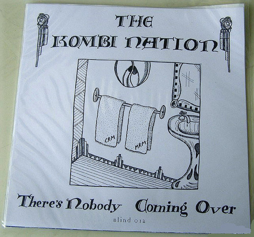 Rock - THE KOMBI NATION Theres Nobody Coming Over 7" Vinyl 1998