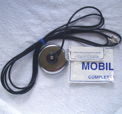 MOBILE ONE Magnetic Base 5/16" with 3.6m coax - NEW