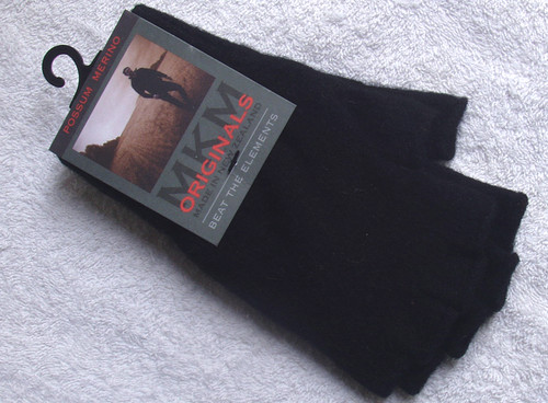 MKM (NZ) Merino/Possum/Nylon BLACK Fingerless Gloves BRAND NEW (With Tag)