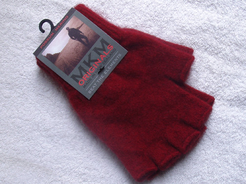 MKM (NZ) Merino/Possum/Nylon BERRY  Fingerless Gloves BRAND NEW (With Tag)