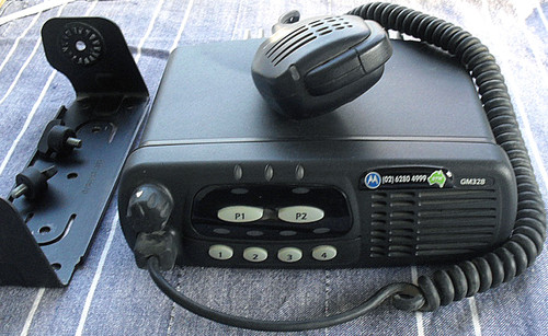 MOTOROLA UHF TRANSCEIVER Model: GM328 (Mobile Commercial UHF)