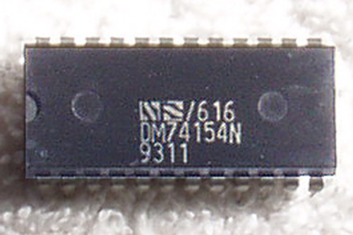 NATIONAL SEMICONDUCTOR DM74154 (4 Line To 16 Line Decoder/Demultiplexers) NOS