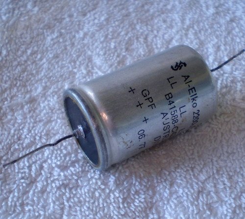 SIEMENS Al Elko B41588 Series LL Electrolytic Capacitor 2200uF 16V Axial USED Tested