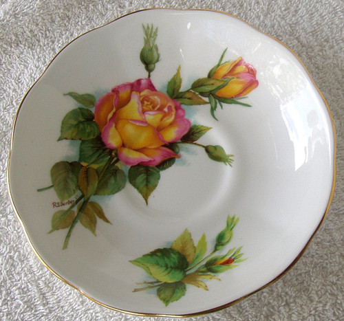 English ROSLYN CHINA Wheatcroft Roses (Peace) Saucer ONLY