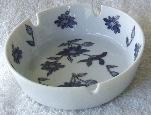 1980's CHINESE (OVERJOY Hong Kong) Porcelain Ashtray (Blue/Grey Flowers & Foliage) UNUSED