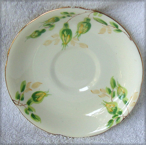 1935 ~ 1949 GRAFTON Saucer ONLY (Yellow Rose Buds With Foliage Hand Painted)