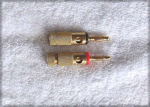 Gold Plated Banana Speaker Plugs (2) RED & BLACK NEW Old Stock