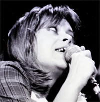 divinyls-chrissy-amphlett-image-cropped.jpg