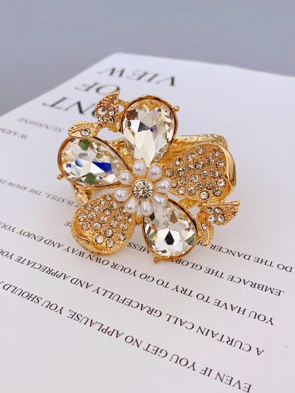 Metal Color: ROSE GOLD COLOR - Exaggerated Zinc Alloy Flower Bracelet for Women in Various Occasion F640-12000038405771014