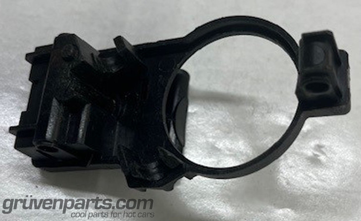 Black Plastic Center Basket