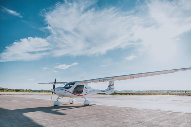 【LGAA】RX1E-A two seater electric aircraft 470kg 180km/h Maximum speed  50kw Maximum power 3000m Use a ceiling  2.5h Battery life 50Ah Battery capacity