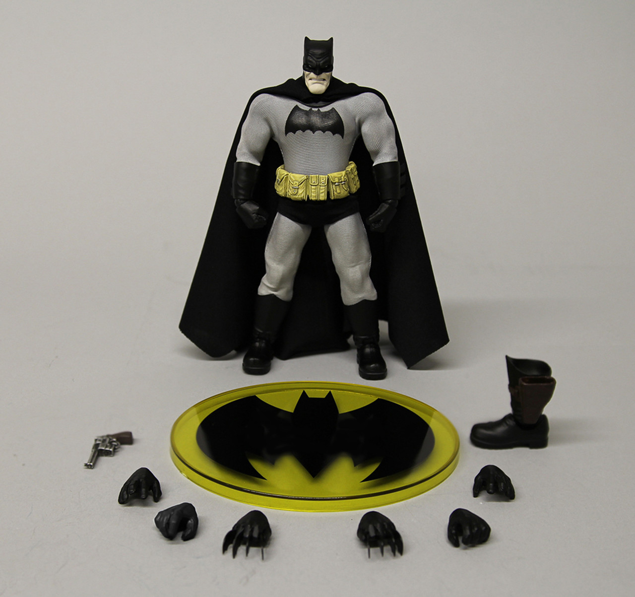 Mezco The One:12 Collective-The Dark Knight Batman Action Figure