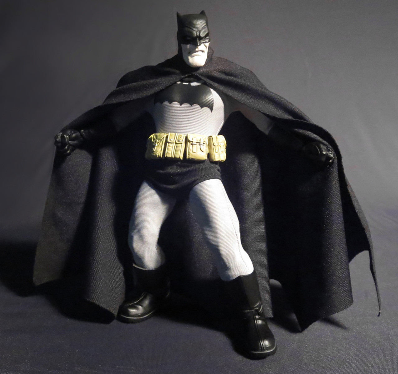mezco one12 バットマン ダークナイトリターンズ メズコダイレクト限定 Mezco The One:12 Collective-The Dark Knight Batman Action Figure