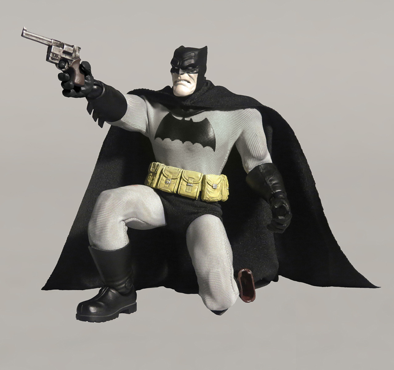 Mezco The One:12 Collective-The Dark Knight Batman Action Figure