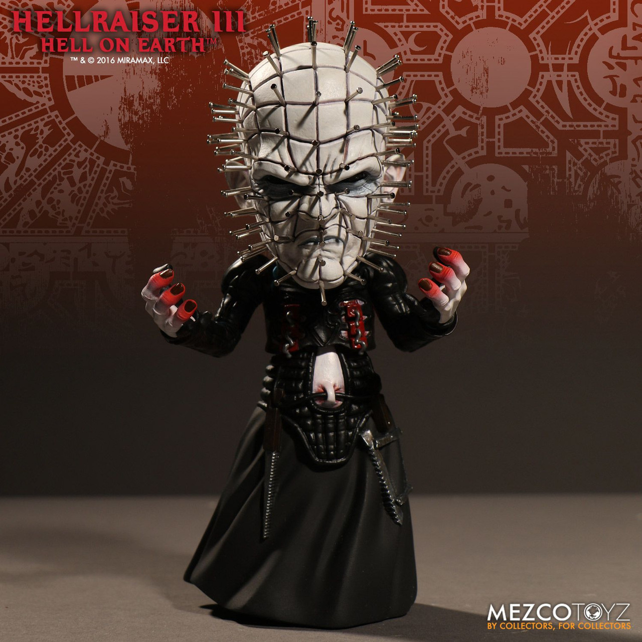 MEZCO HELLRAISER III: HELL ON EARTH Deluxe Stylized Pinhead 6