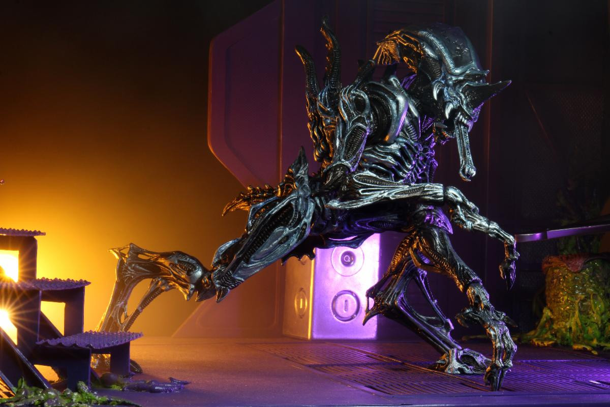 NECA - Aliens - 7